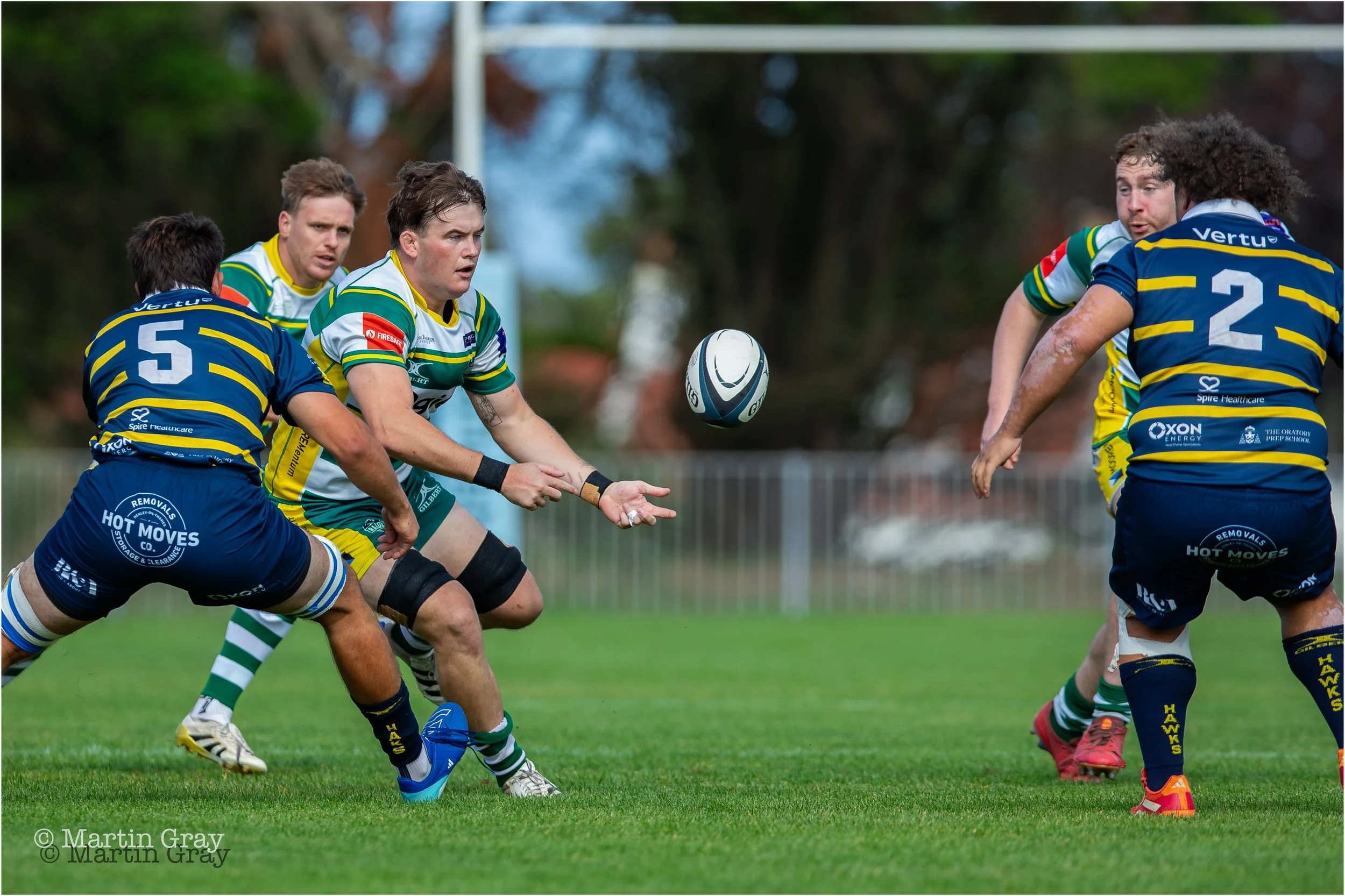 Iwan Shenton offloads a pass to Joe Callery-8989.jpg