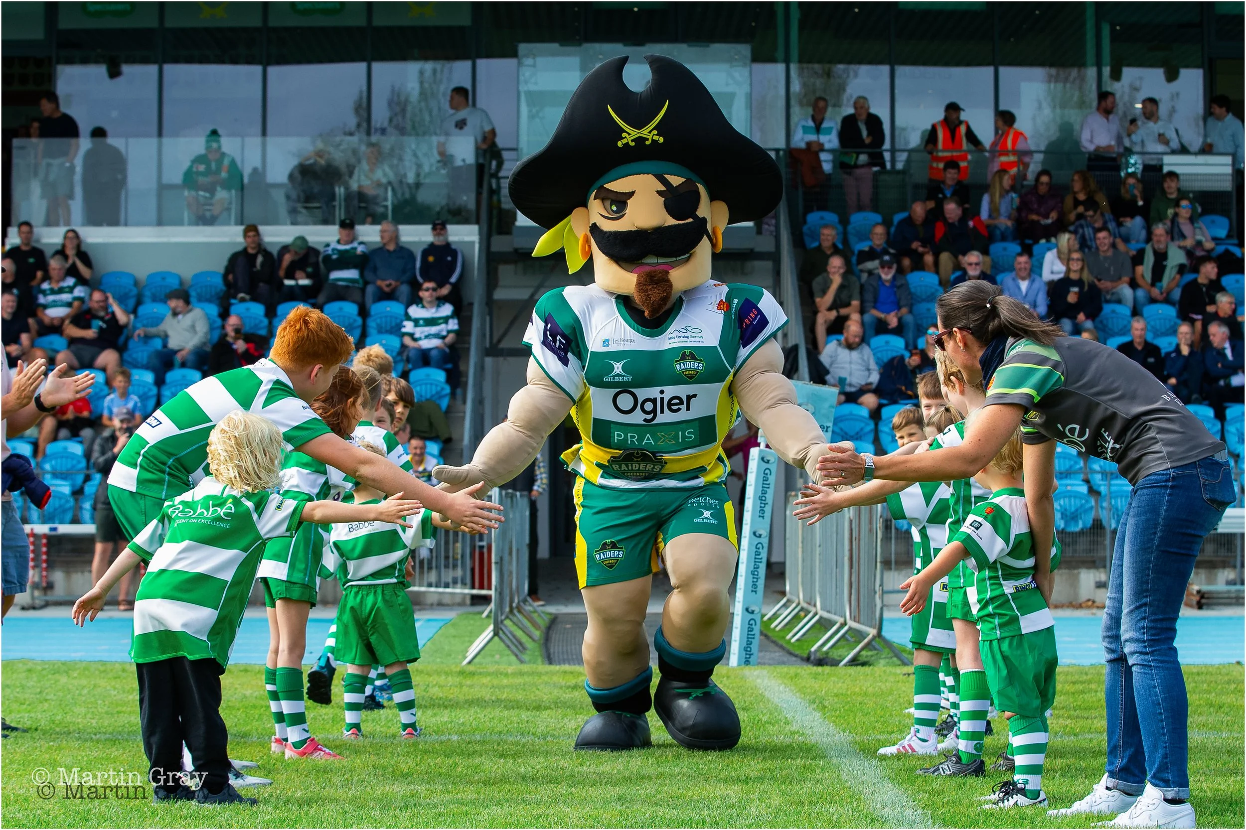 Rocky the Raiders and Guernsey Rugby Academy members-1363.jpg