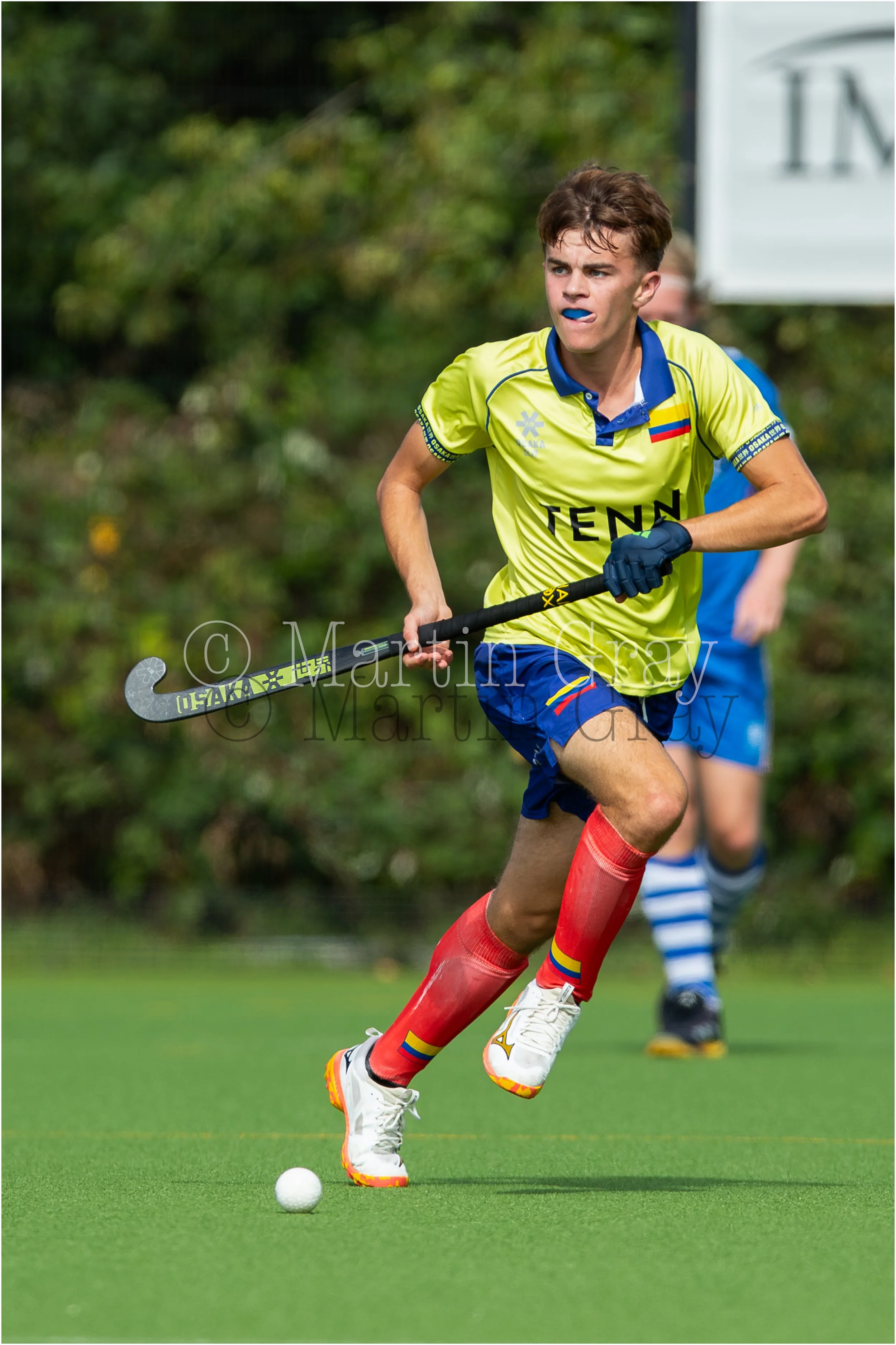 Charlie Le Tocq brings the ball forward-8649.jpg
