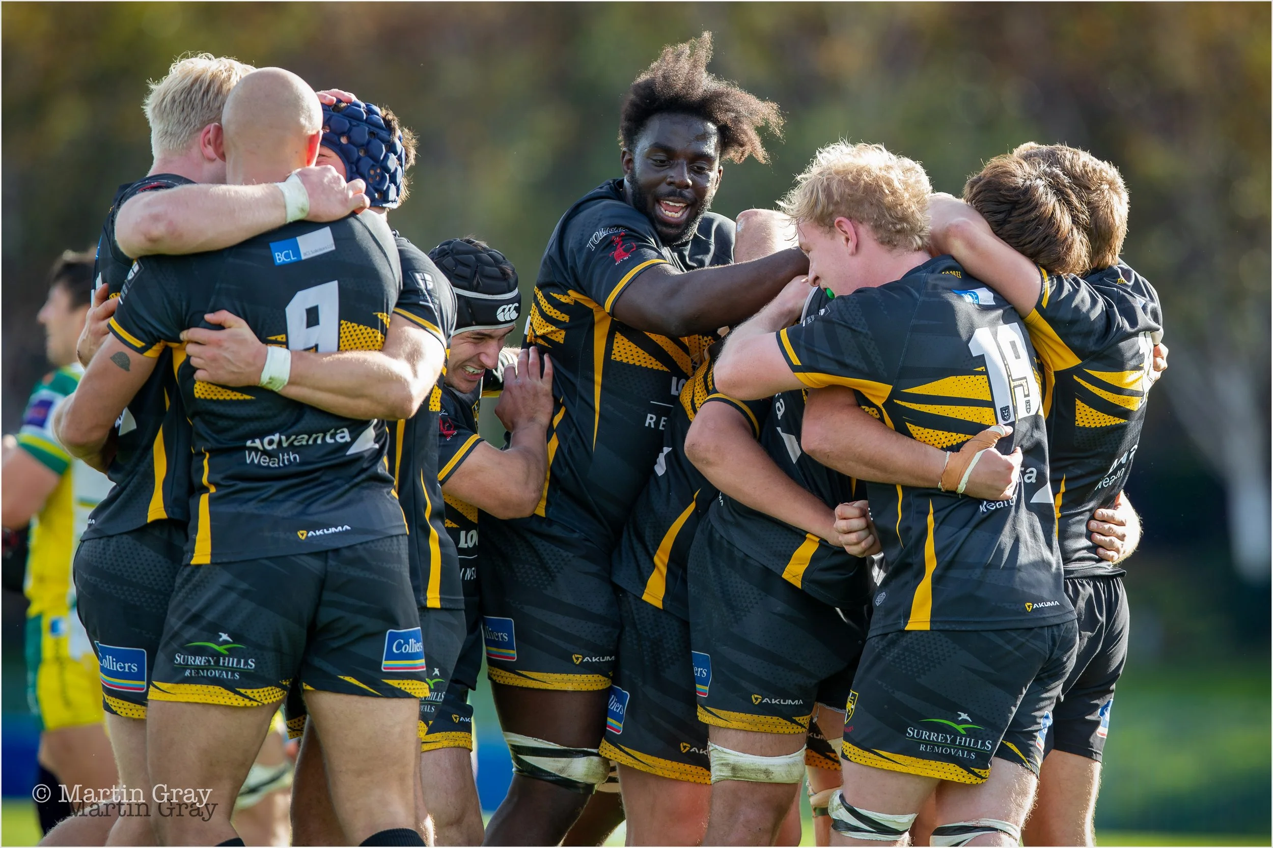 Esher celebrate the win-3551.jpg