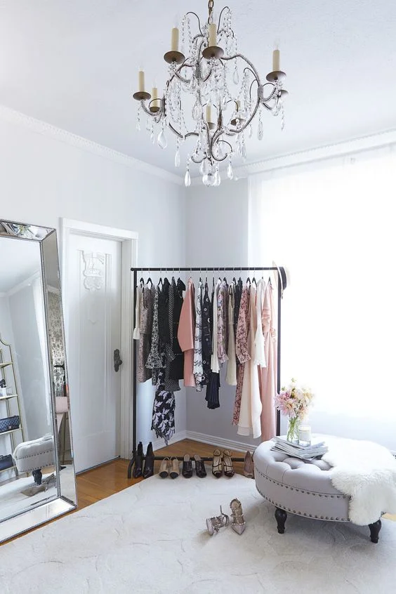 GARDE ROBE CAPSULE.jpg