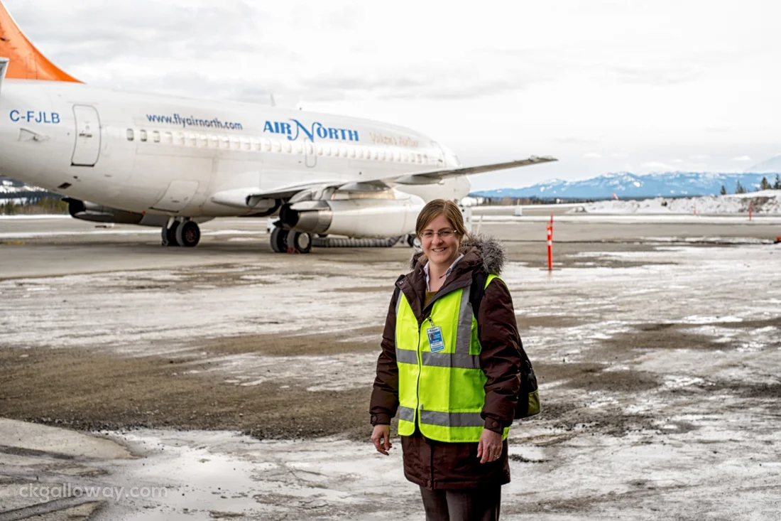The Chief Operating Officer of Air North, Allan Moore (he's the one who gave us the inspirational speech on day one of training) kindly took this photo of me and JLB, affectionately referred to as "jailbird" today.