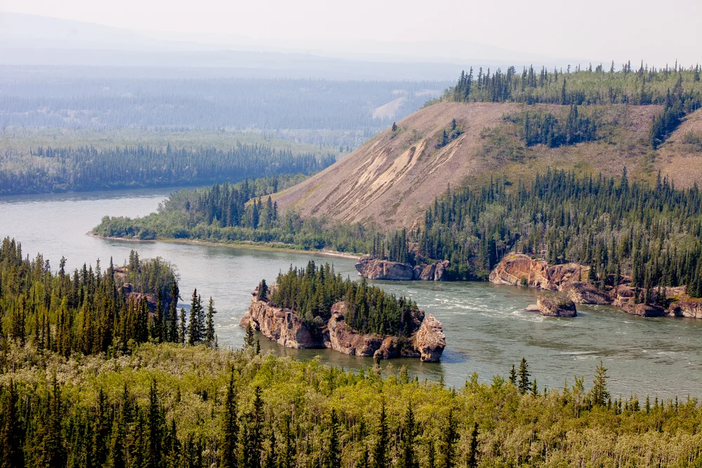 Did you know that in the Yukon winter the ground squirrel's body temperature can reach lower than zero degrees celsius? This is one of the many fact I learned yesterday from the information panels at the Five Fingers Recreation Site near Carmacks. Plus there's this view...