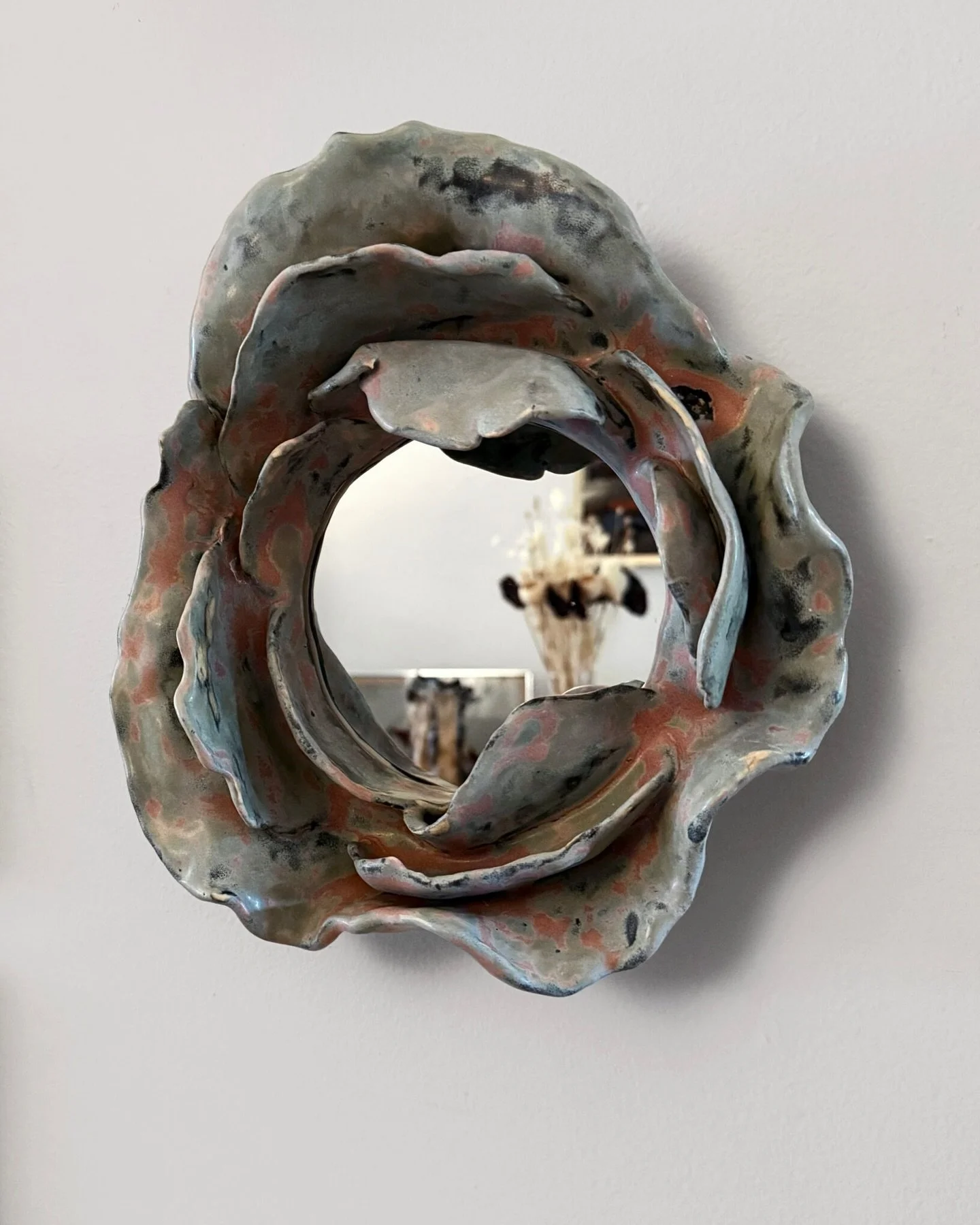 new mirror 🥬🌹 
come check it out this weekend @greenpointopenstudios
closing party at @clayspace_bk (sunday 5-7pm)
link in bio for more info
