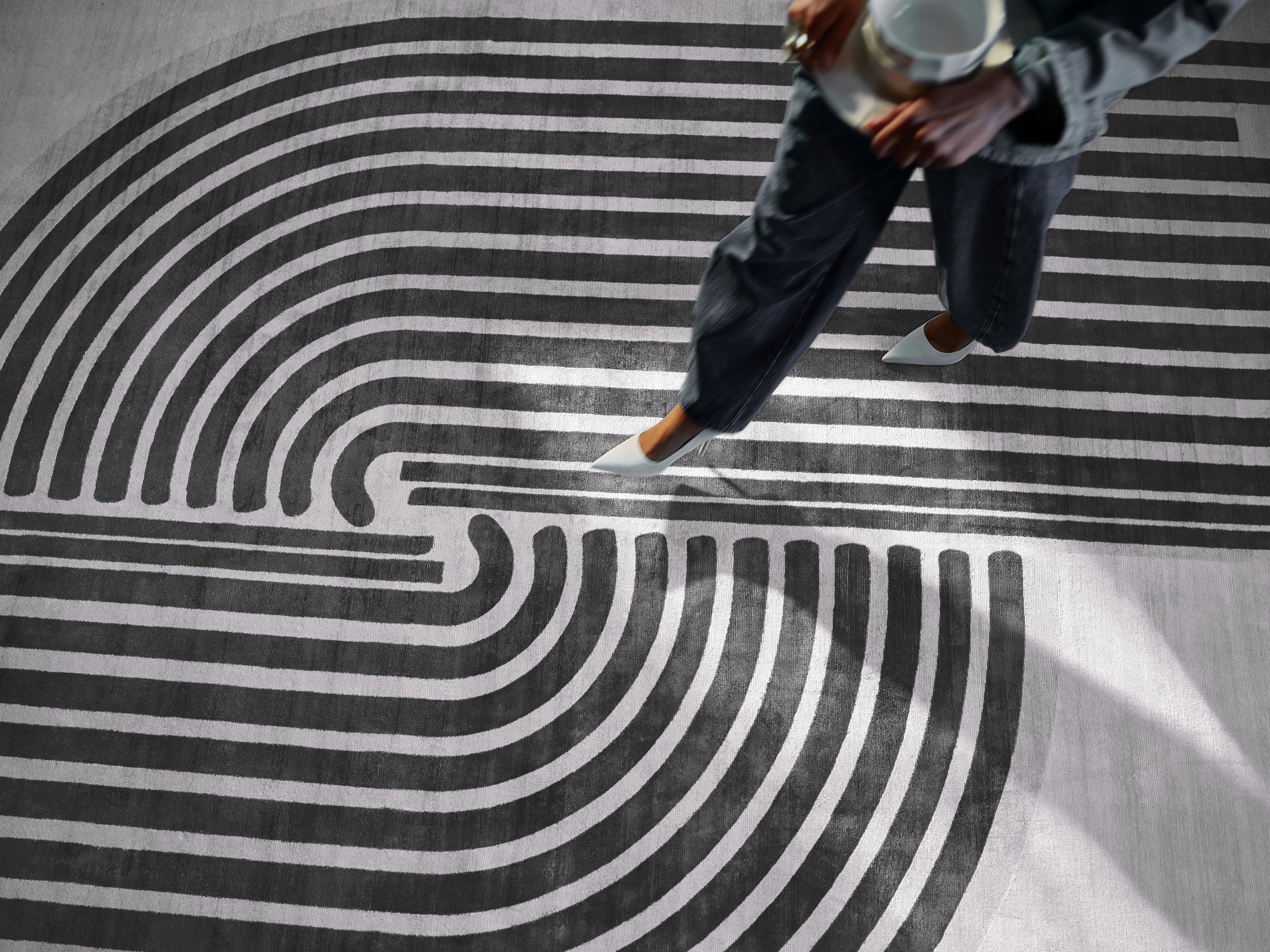 CB2FA23_BID_Rug_Model_089.jpg