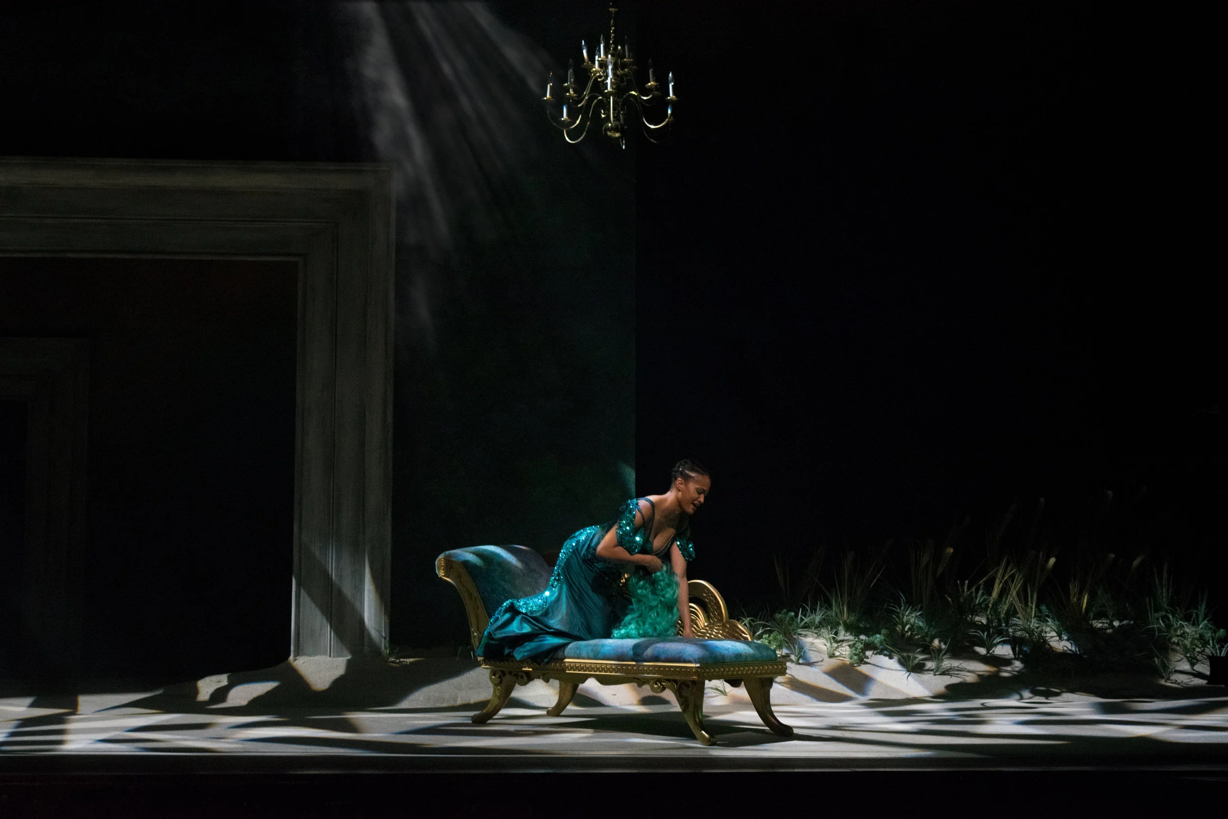 Alcina767-1.jpg