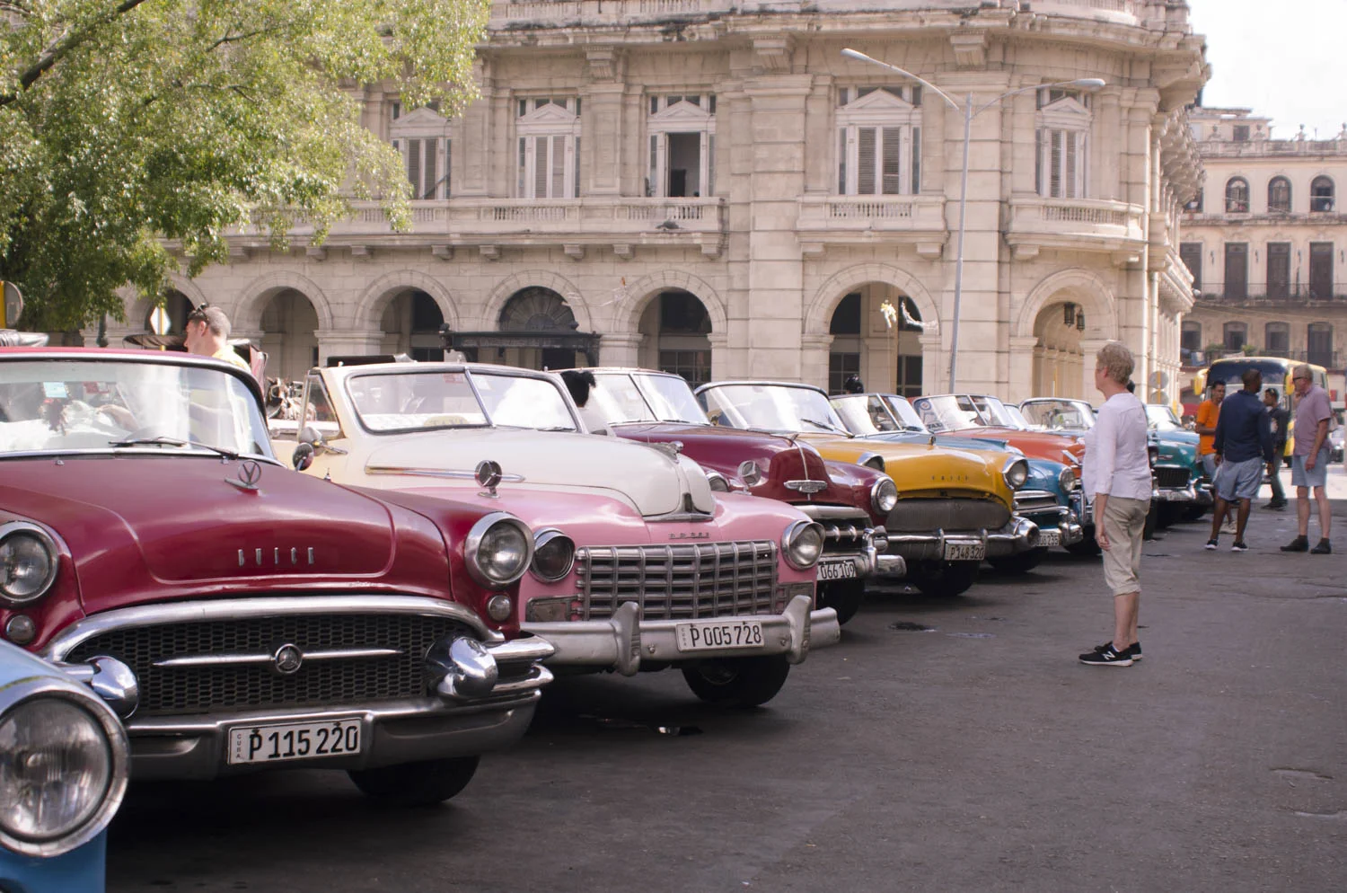 Understanding colorful Cuba