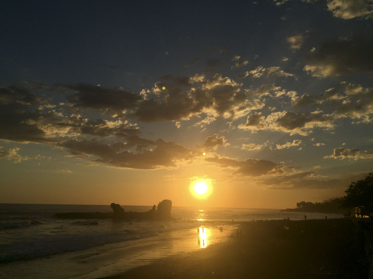Memorable sunsets in El Tunco