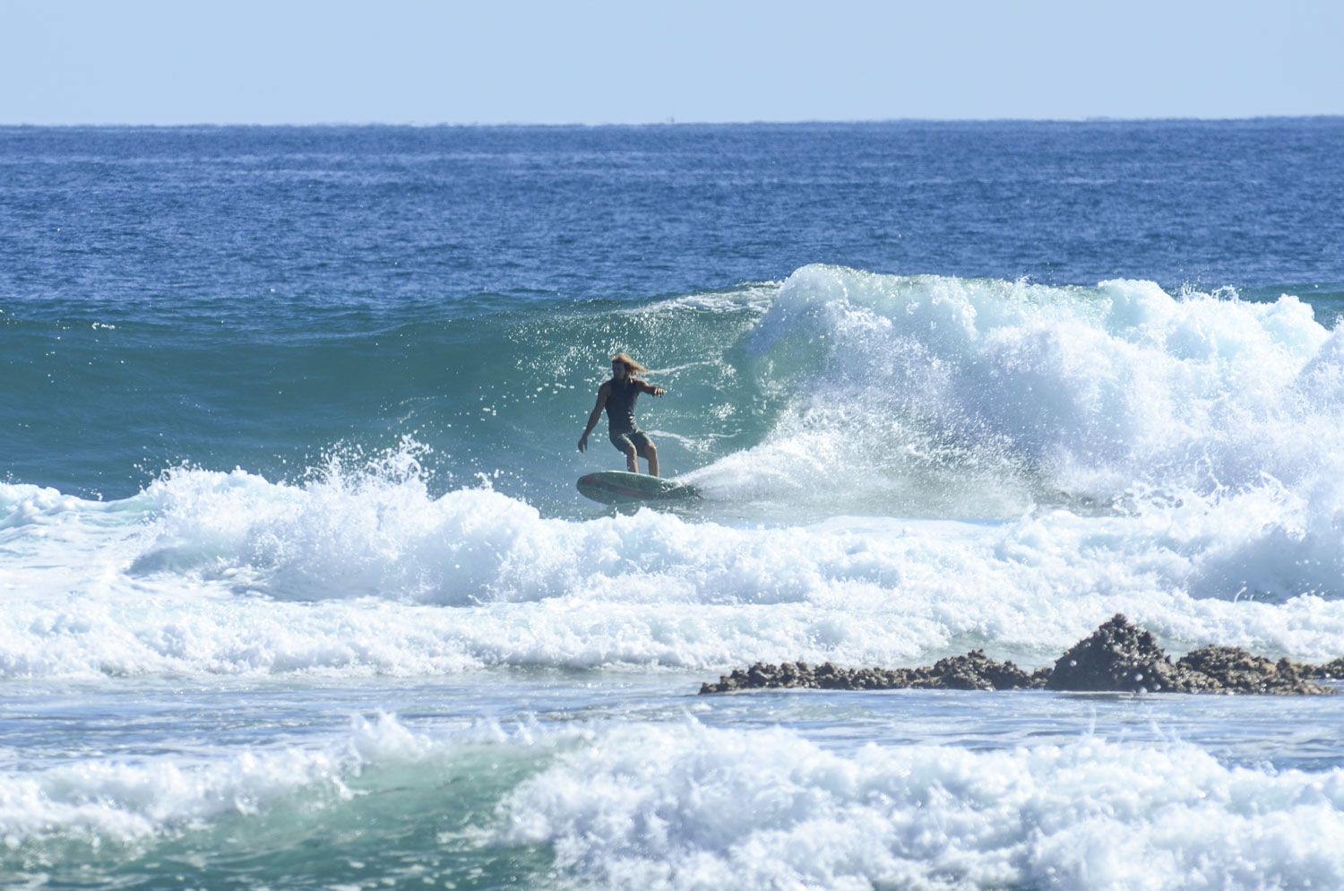Surfing empty peaks in Abreojos
