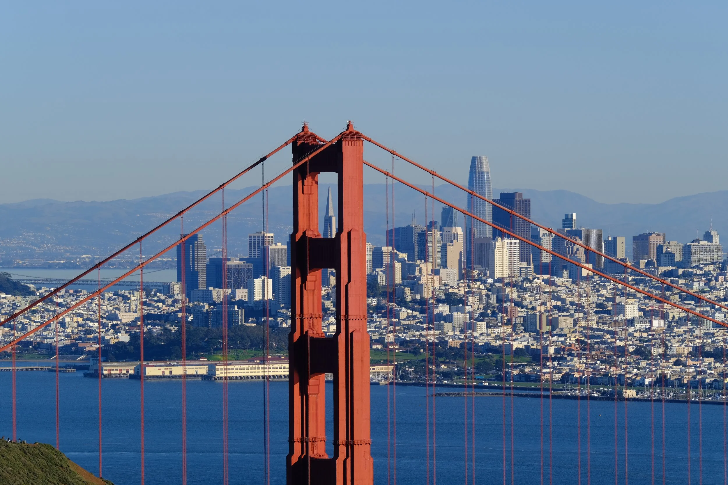 Transamerica Tower T003hrough GG Bridge.JPG