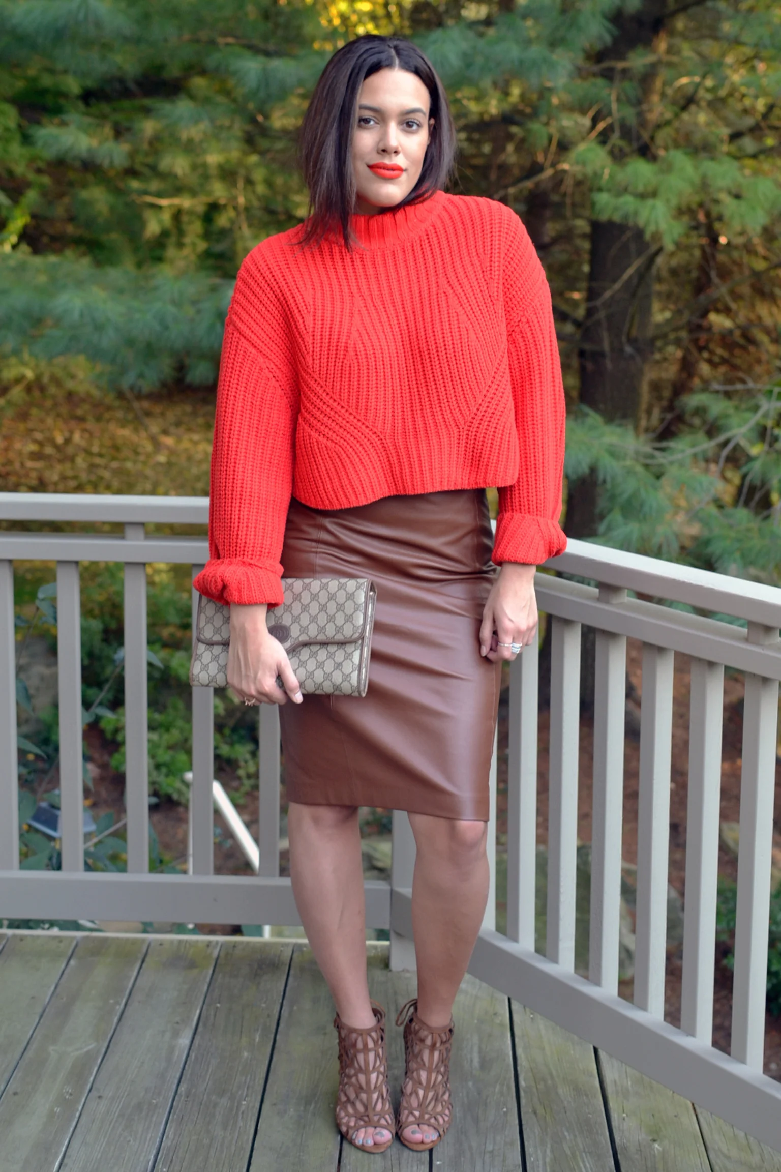how-to-wear-crop-tops-hm-crop-sweater-faux-leather-scarf-vintage-gucci-clutch.jpg