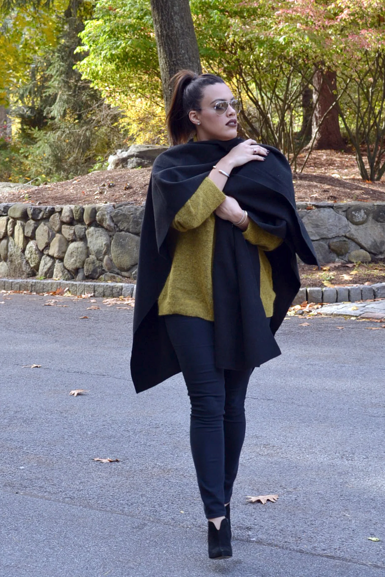 how-to-wear-hm-mustard-yellow-sweater-fall-fashion-zara-doctor-bag.jpg