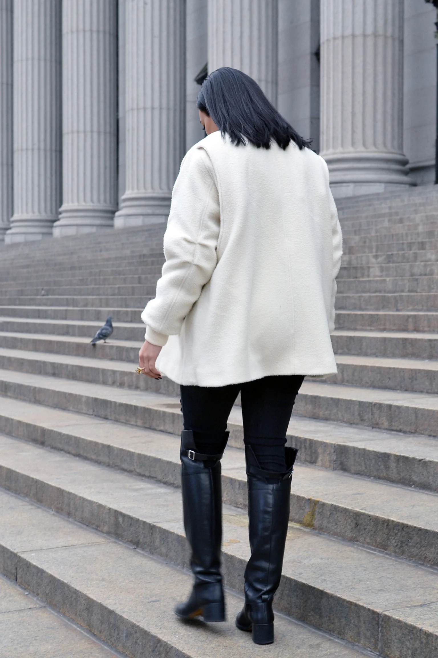 how-to-wear-hm-studio-oversized-white-coat-black-and-white-outfit-over-the-knee-boots.jpg