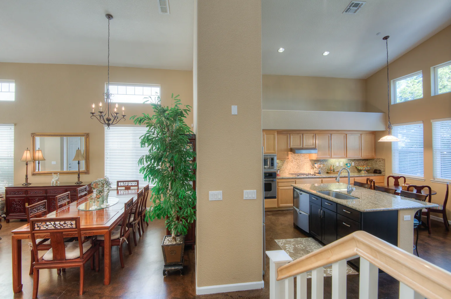 406 Roundhill Drive_16.jpg