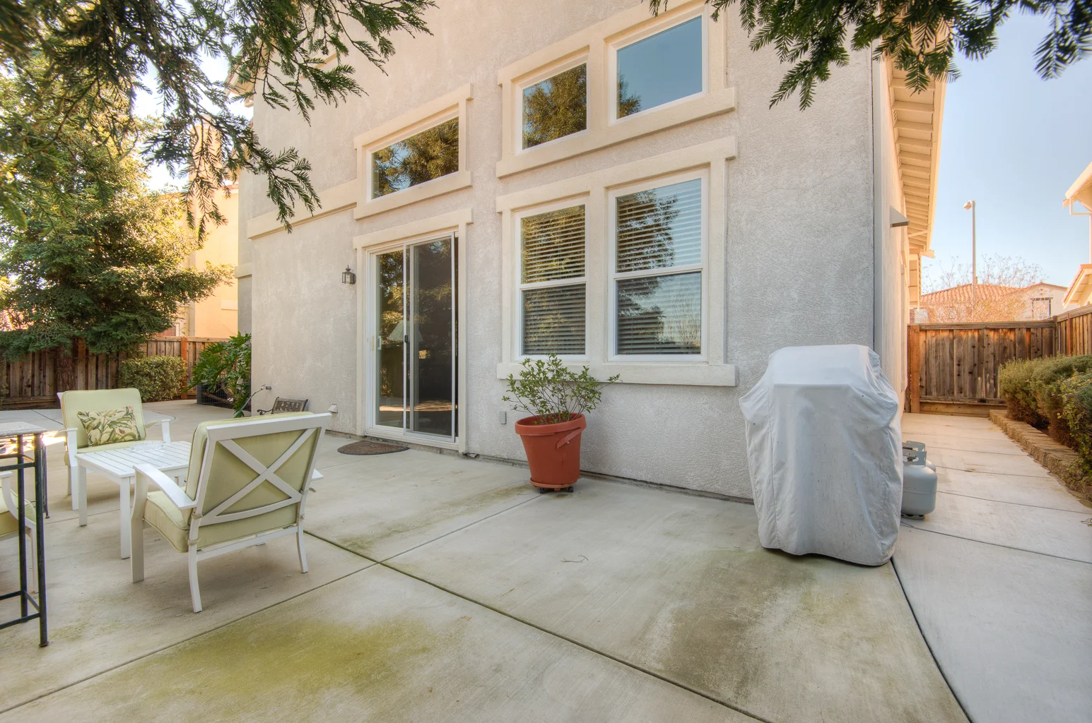 406 Roundhill Drive_24.jpg