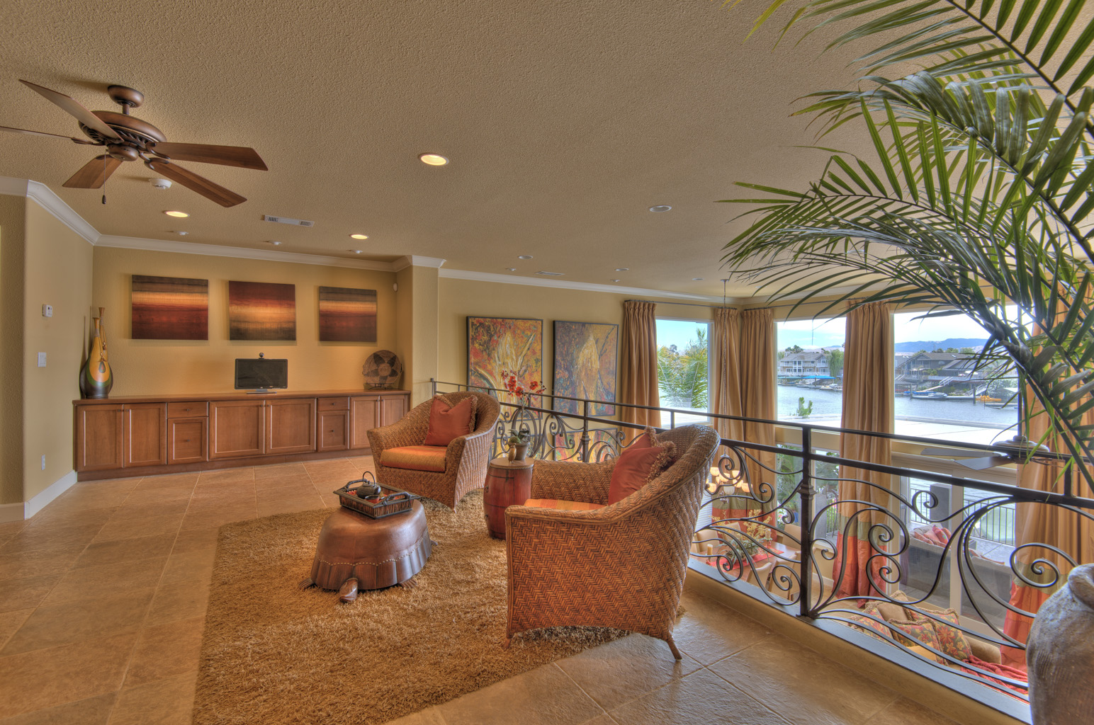 Balcony3.jpg
