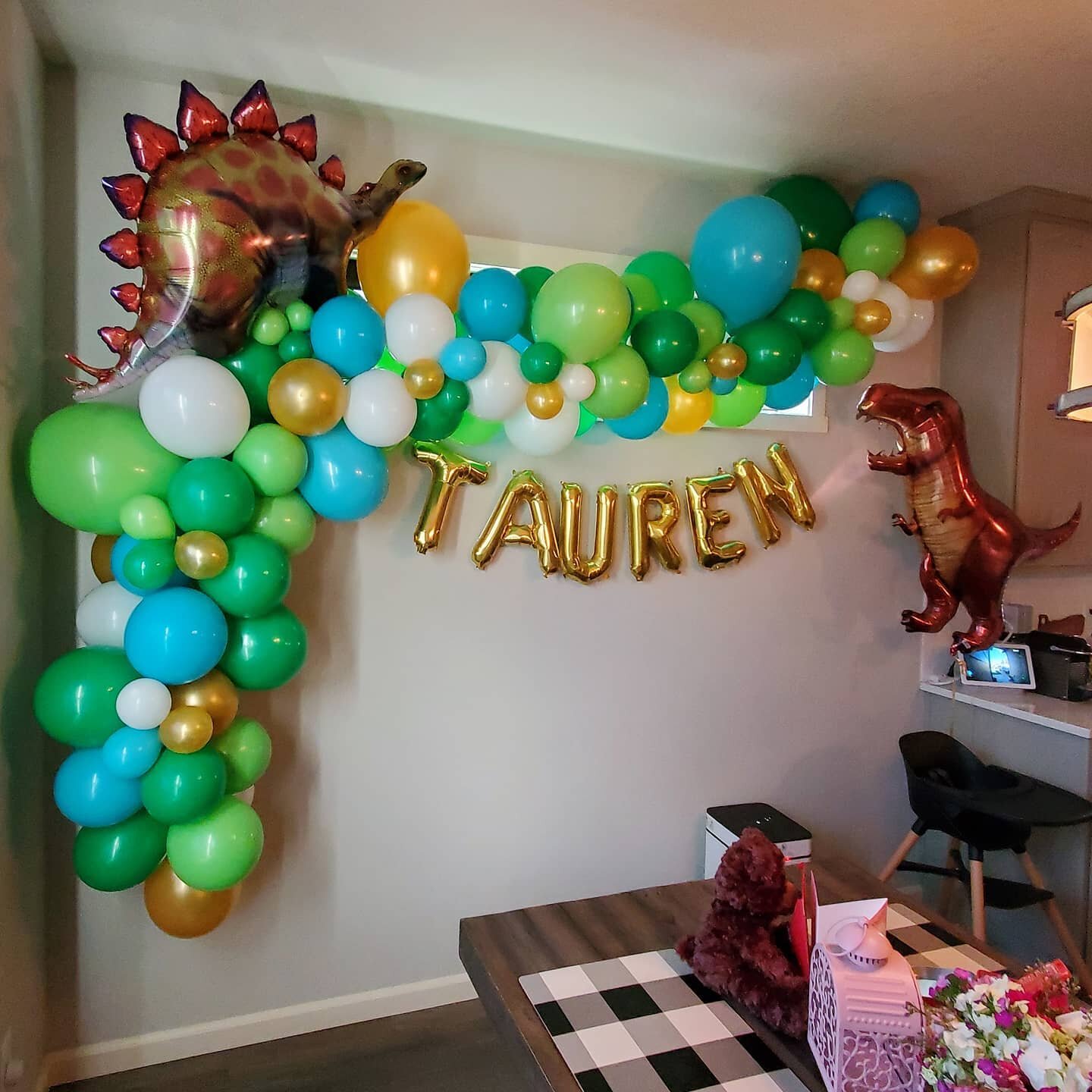Created the cutest dino-themed garland the other day for a super cute family!!!

Happy 1st Birthday, Tauren! 🥳

#balloons #balloonsonbroadway #balloonsportland #balloonspdx #pdxballoons #portlandballoons #balloondecor #decor #creative #balloonsculpt