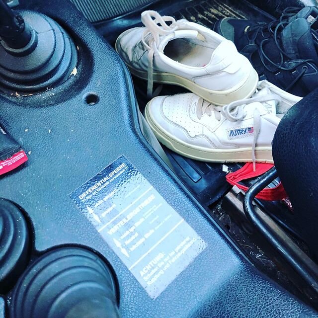 Back home! #lada #niva #weekend #amazing #sneakers #heritage #autryactionshoes #autry #fun #lovemyjob