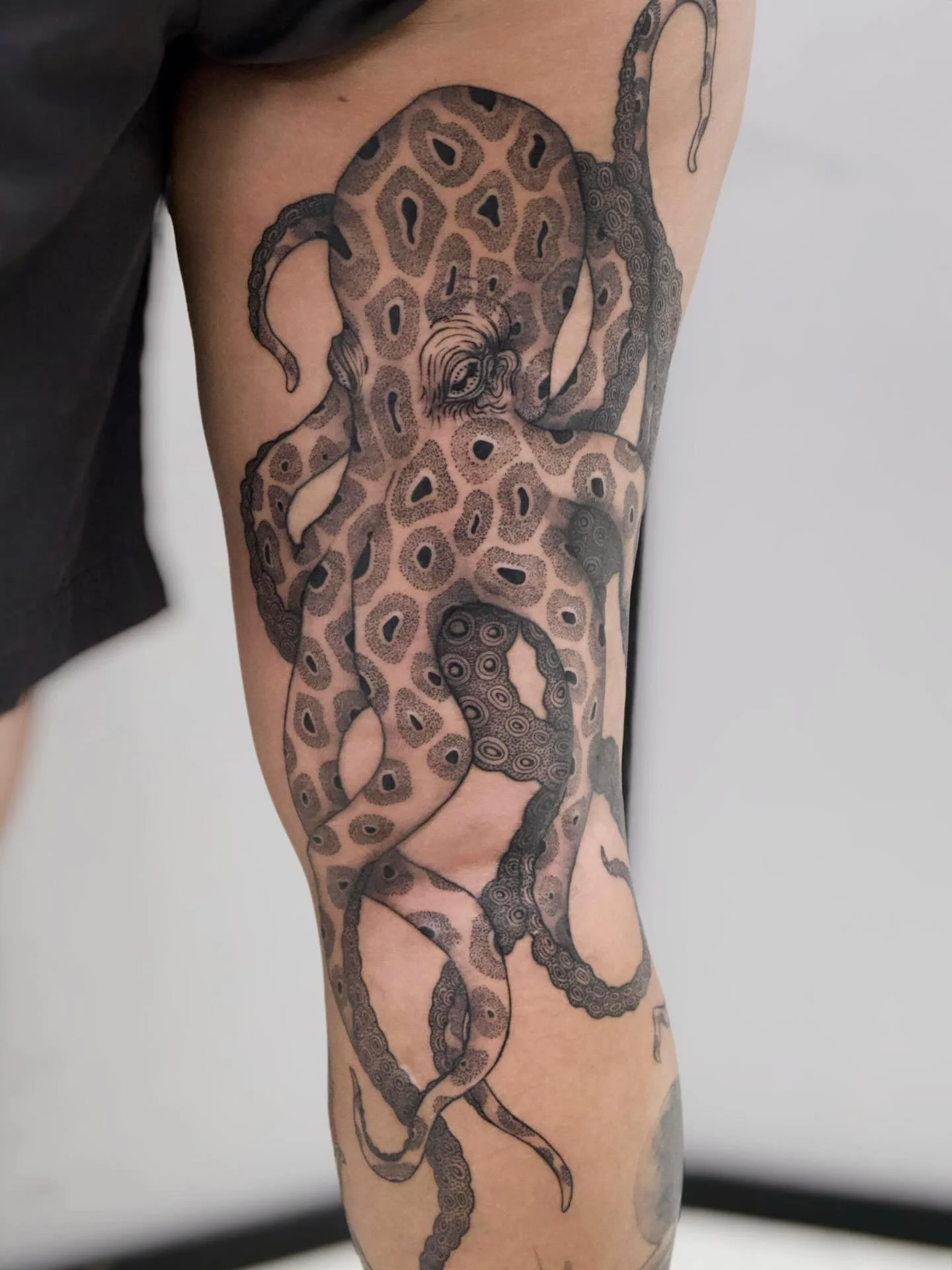 Great octopus tattoo by @yahelkfirtattoos 🐙💥💥💥 Ask about big projects! DM to set up a tattoo appointment or consultation with us to learn more 📮