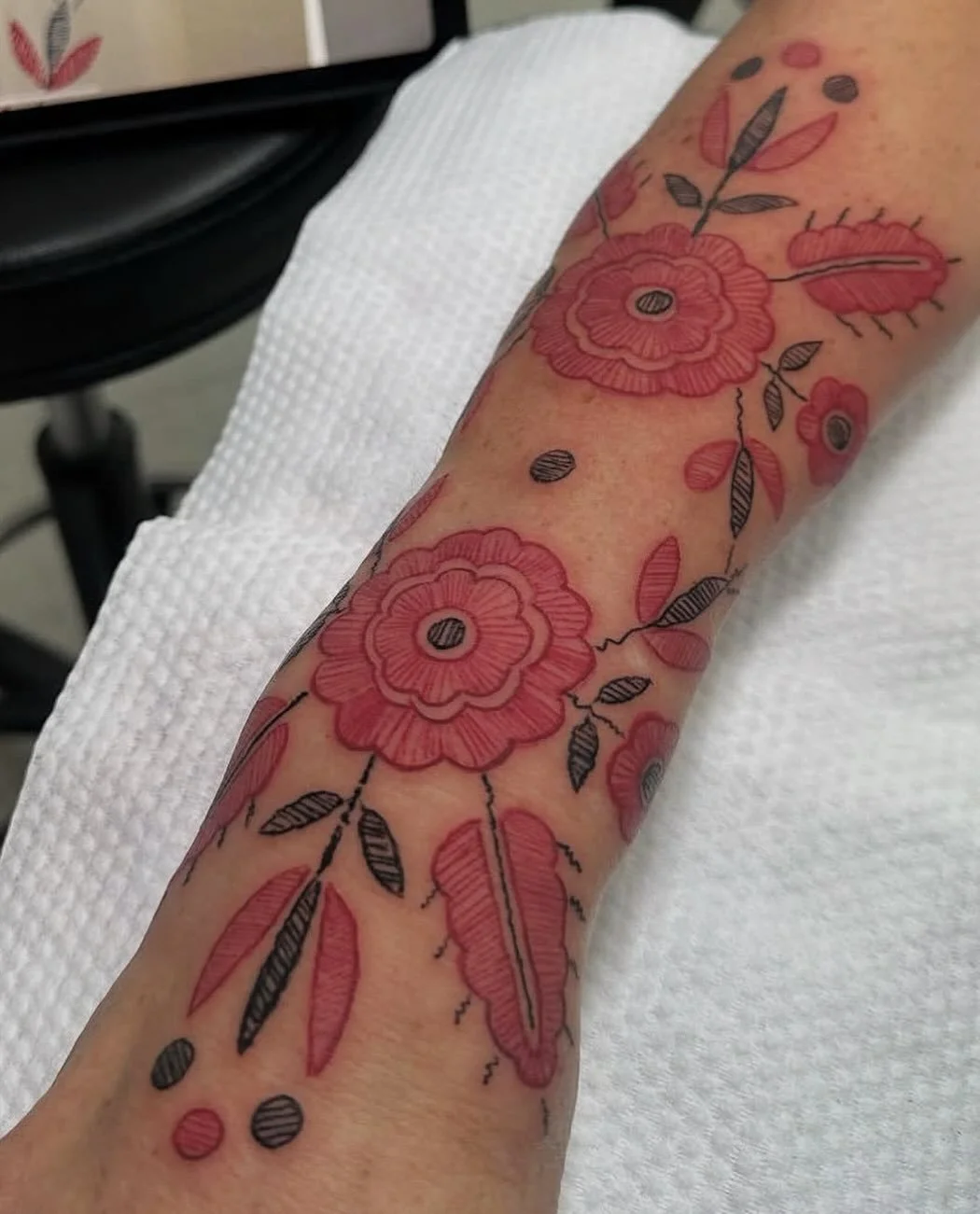 Marjung @marjunglm is back in the shop this week. DM to set up a tattoo appointment or consultation 🌷✨