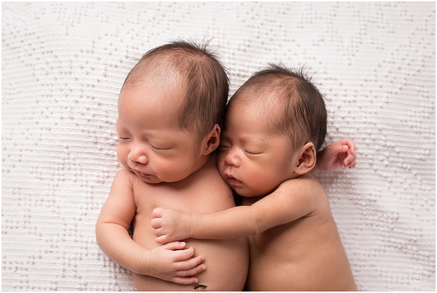 Newborn Twins Portraits 44.jpg