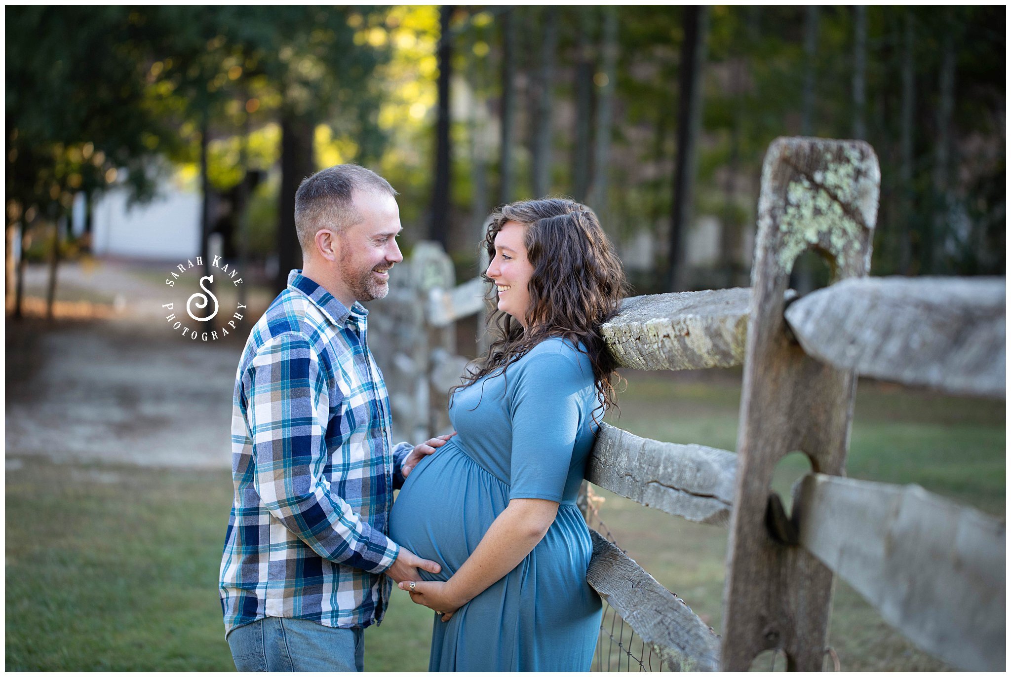 Newborn Maternity Family Portrait Photographer Midlothian Richmond Vamaternity Portraits At Meadow Farm Crump Park In Glen Allen Virginia Rustic Maternity
