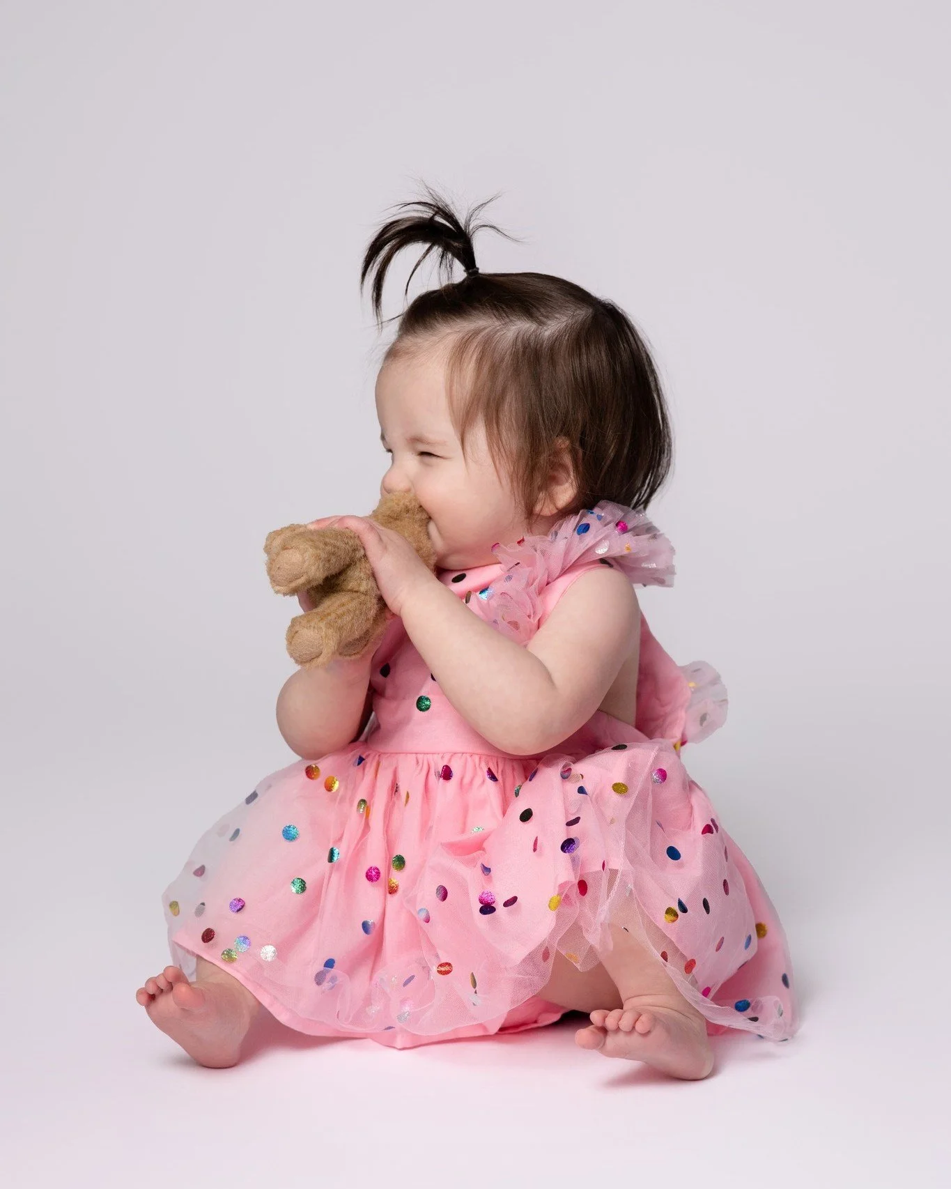 This little cutie is officially ONE and celebrated the best way&hellip; with cake!

Ready to celebrate your baby&rsquo;s milestone? Let&rsquo;s plan a session full of joy, frosting, and forever memories
-
 #babyphotoshoot #FamilyPhotos #rvafamlies #c