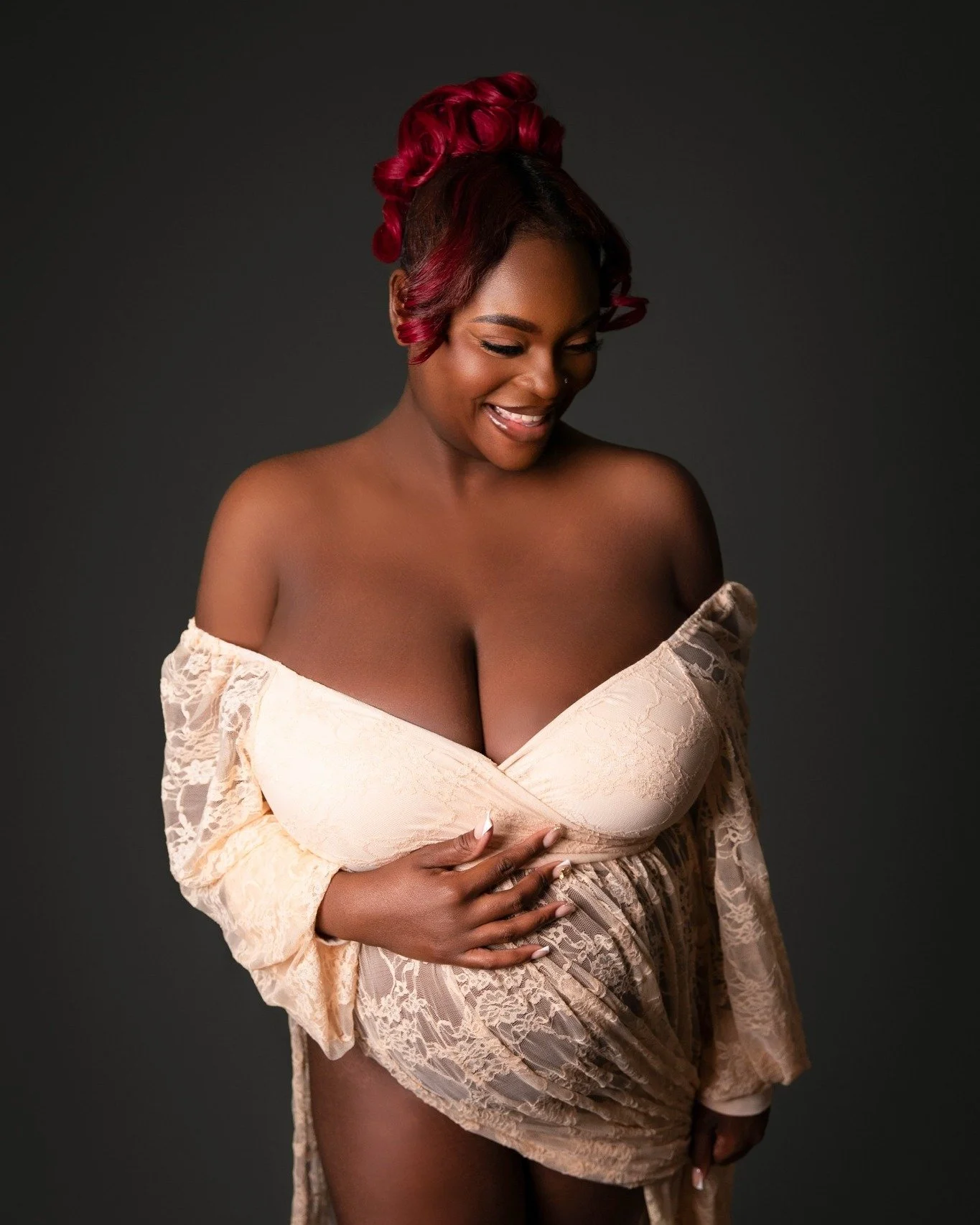 Pure joy, pure beauty. Maternity sessions will always have my heart. This mom-to-be is absolutely glowing in each one of her photos. 

Book your maternity session now, click the link in the bio!
-
 #richmondphotographer #richmondphotographers #SarahK