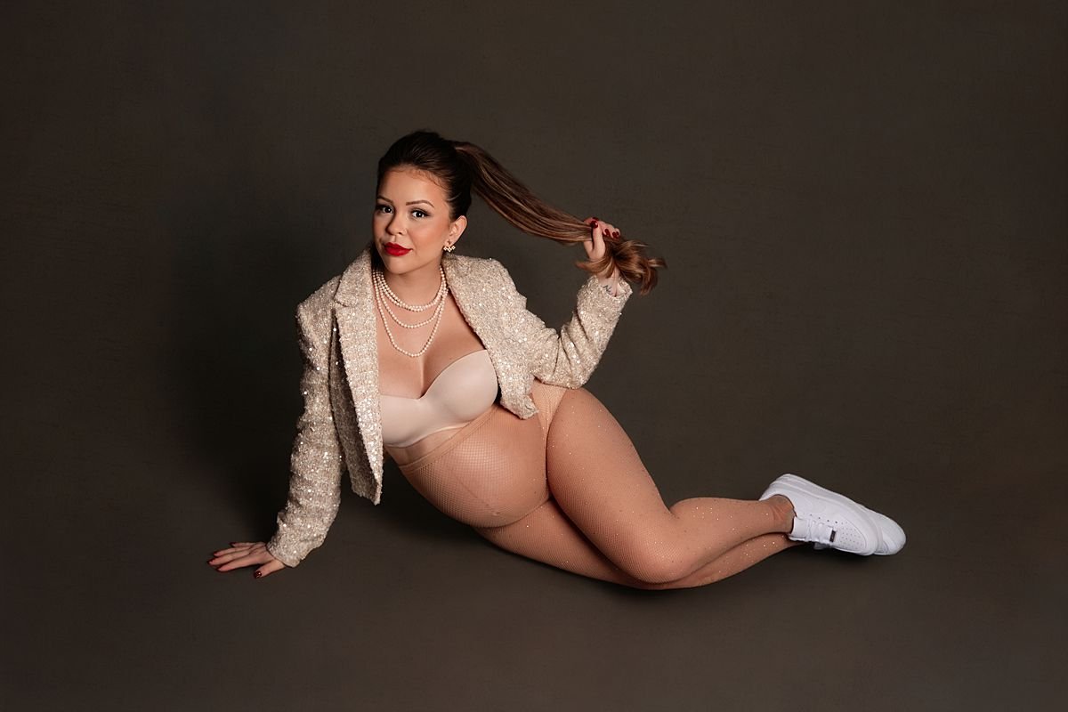Pearls. Sequins. White Nikes. Red Lips. And a baby bump that stopped the whole studio. I had SO much fun photographing this gorgeous mama. She walked in with the most incredible energy and every single pose she brought was pure gold. I loved her outf