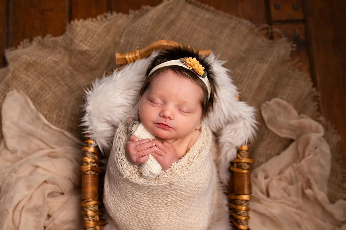 Sweet dreams and warm colors 💖
There is something so magical about the quiet stillness of a newborn session. From the tiny curled fingers to those peaceful sleepy smiles, these are the moments that fly by far too fast. 
We loved using these rich ora