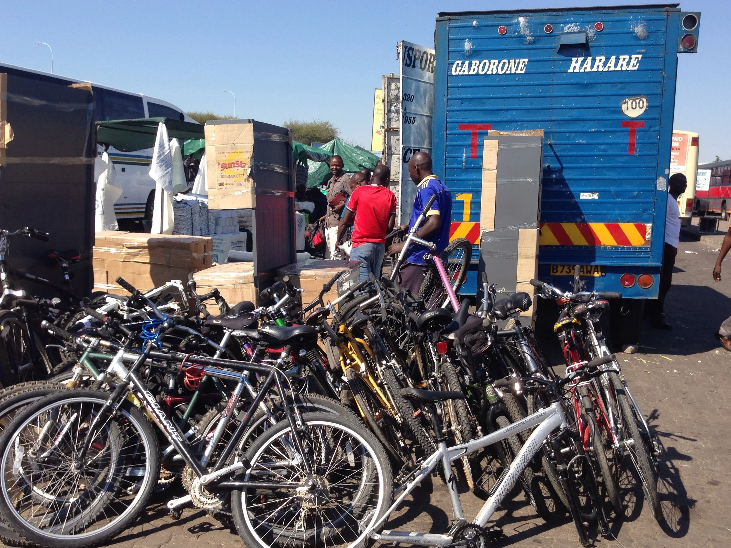 Loading up for the long trek back to Harare.