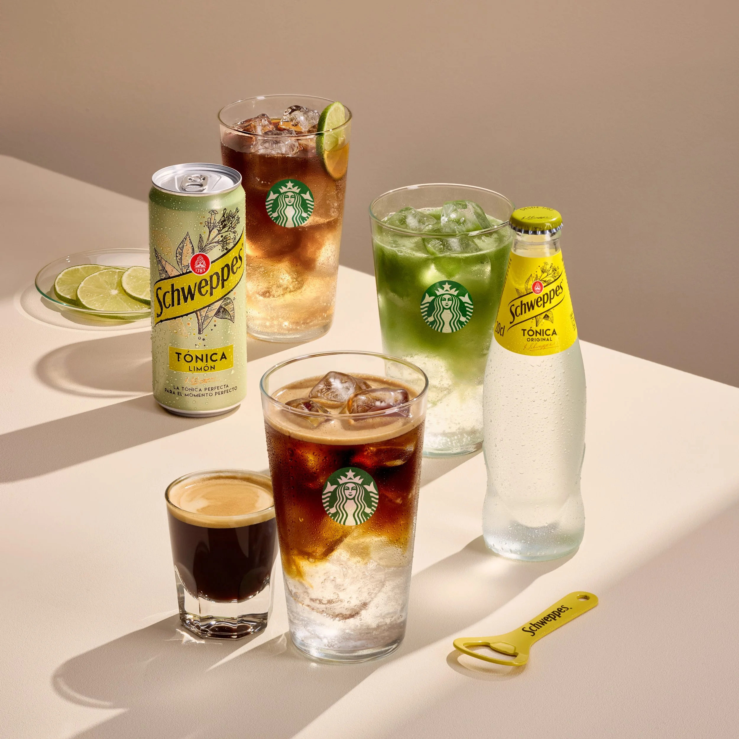 Combinados CoffeeTonic de Starbucks y Schweppes: espresso tonic, cold brew con lima y matcha tonic