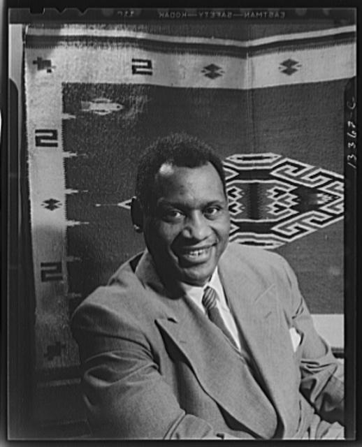 Paul Robeson , photographed by Gordon Parks in June 1942, public domain