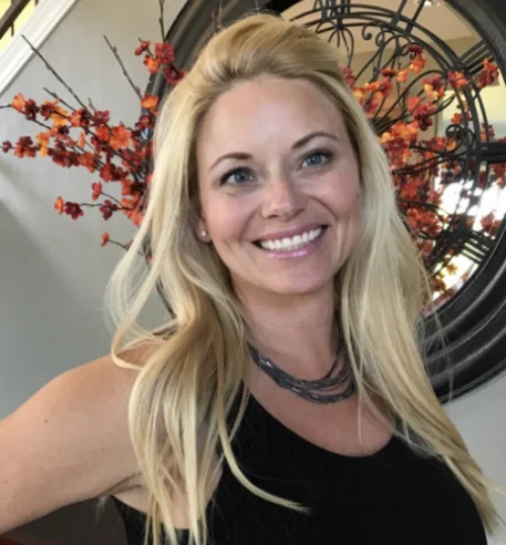 amy rova 1.jpg