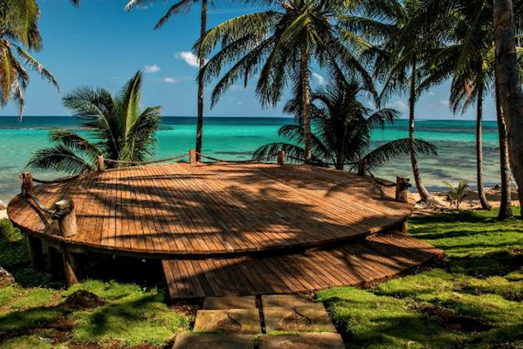 Yoga Classes Daily on the Caribbean at Little Corn Hotel in Nicaragua