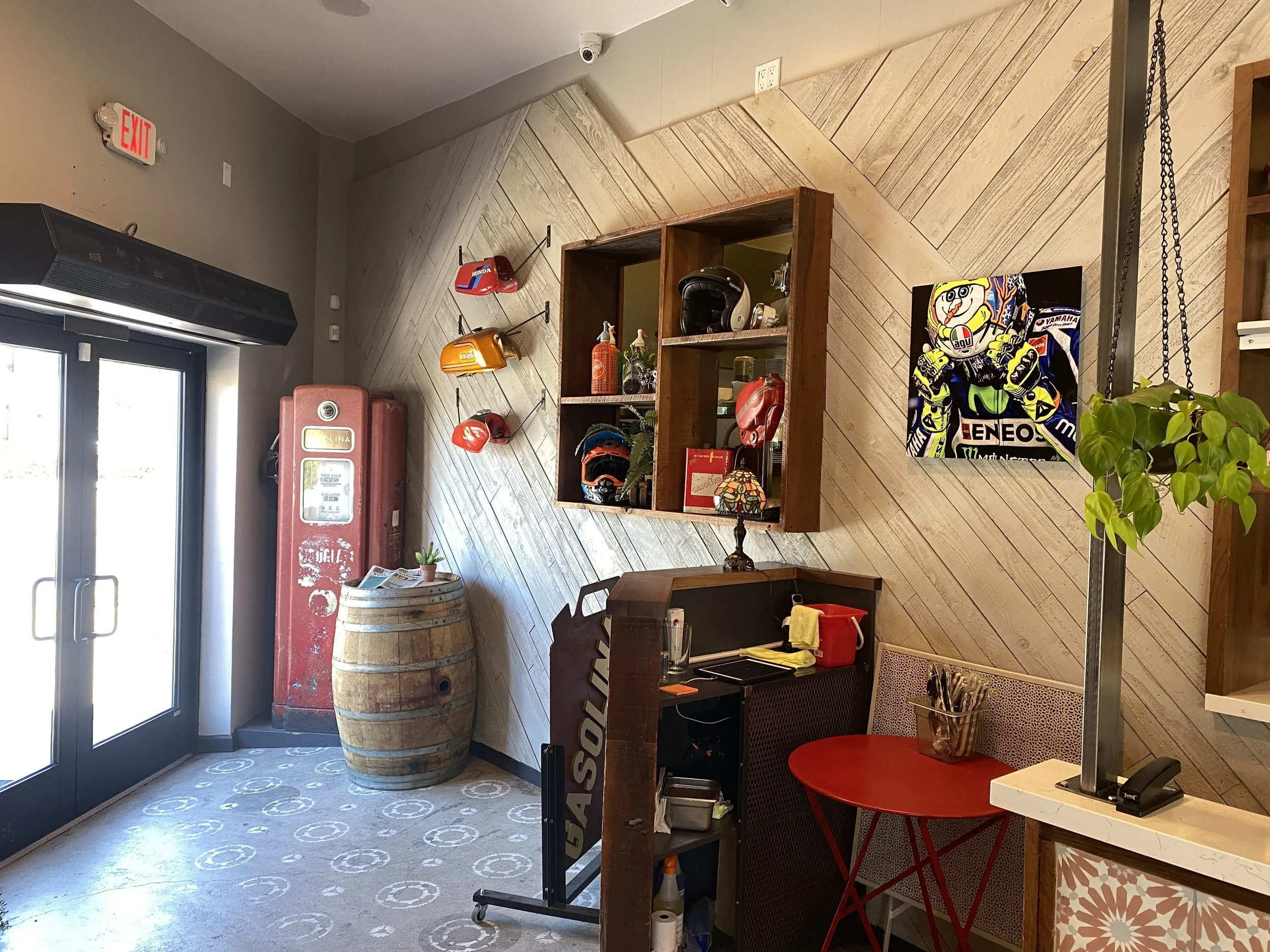 Gasolina entrance2.JPG