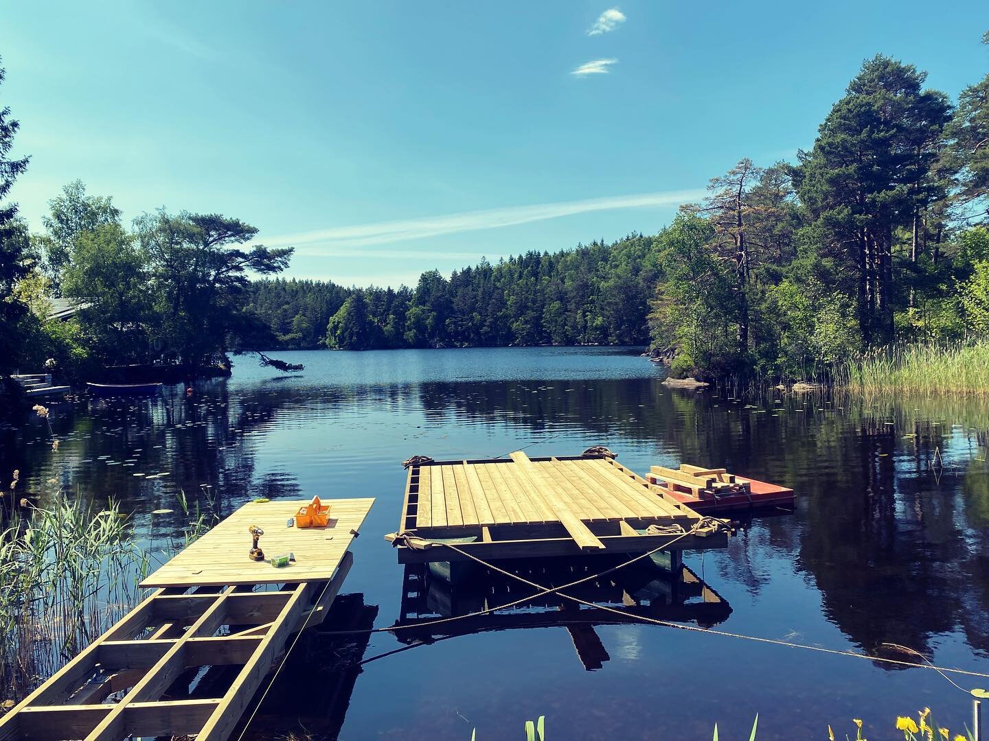 Not all projects were created equal. This project is super dreamy. Design and build floating lounge and dock in Lerum, Sweden. Working all day on the water in a beautiful place-luv it!!