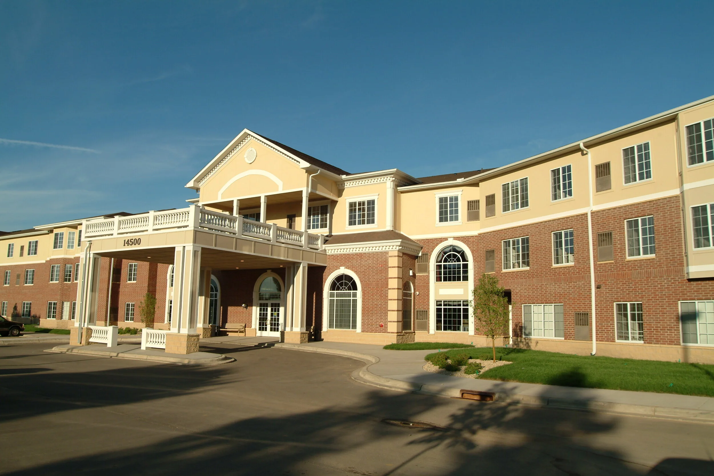 Regent - exterior 6.JPG