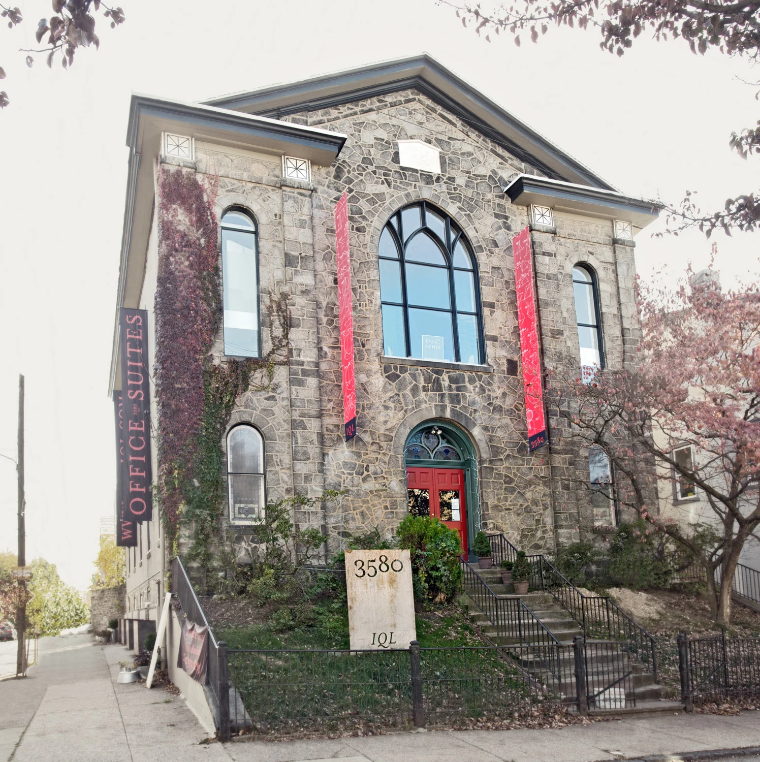 01_3580iql_exterior.jpg
