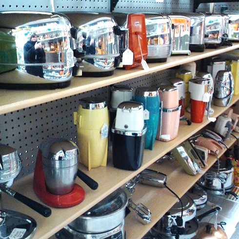 Now I know where to go to match my vintage toaster!