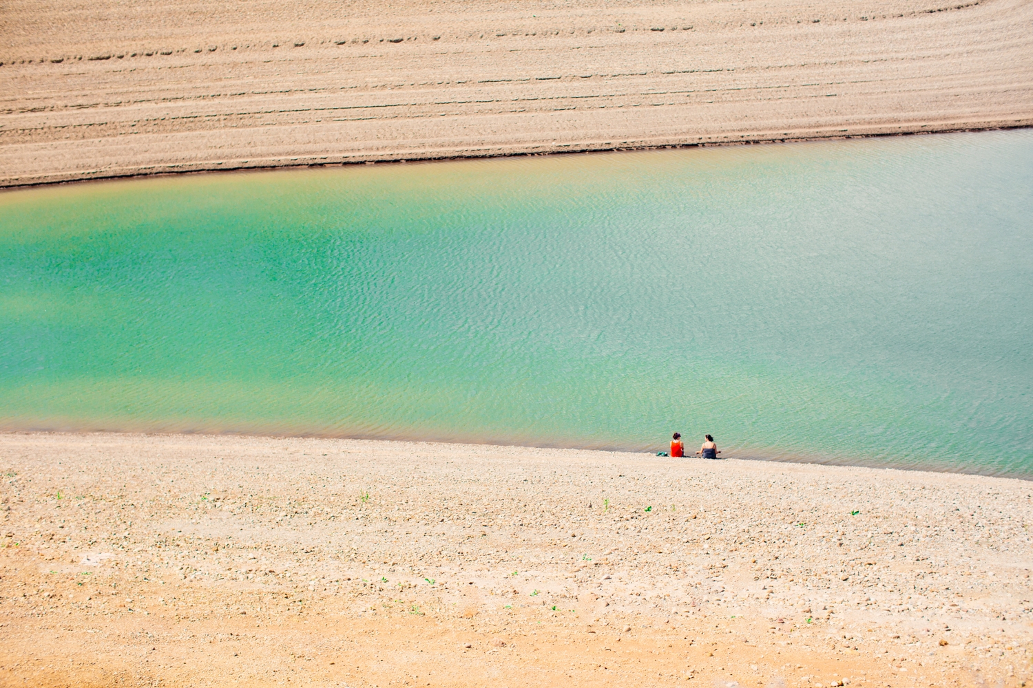 During the popular California droughts, most lakes are very dry allowing you to explore in rare places. Photo: Ciera. A. Lagges - August 2014.