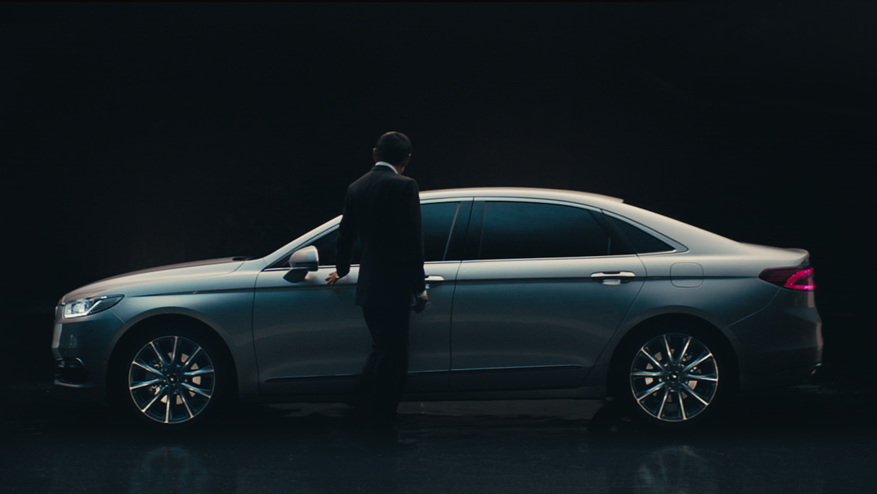 FORD_TAURUS_02_16x9.png