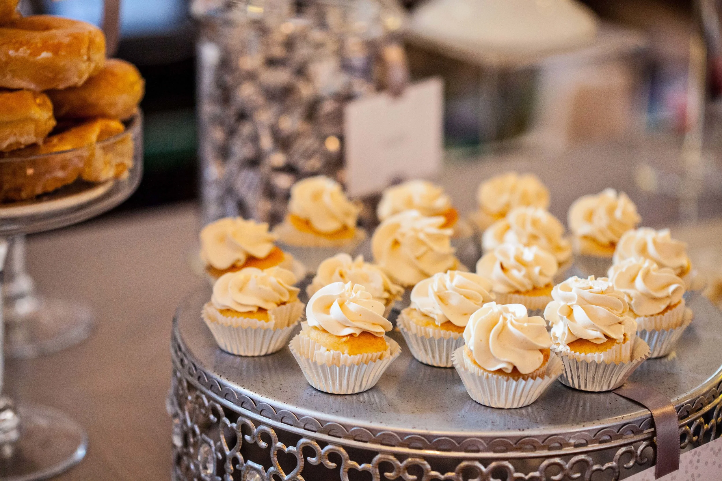 edmonton_sweettable_loveinc3.jpg