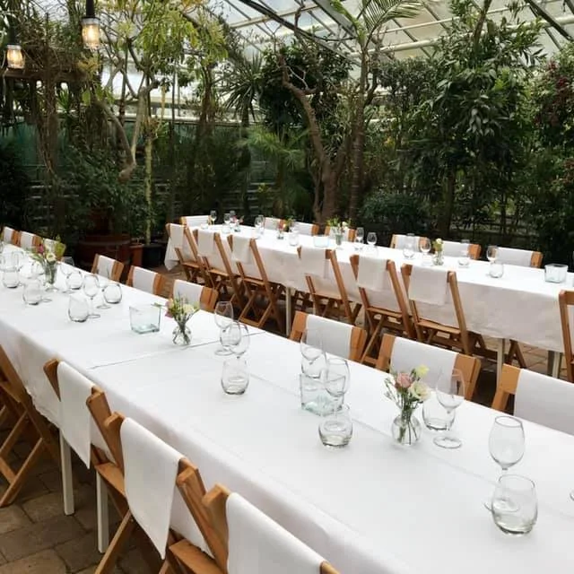De kas op Botanische tuin Zuidas kan volledig naar wens van de klant worden ingericht. (voorbeeld)