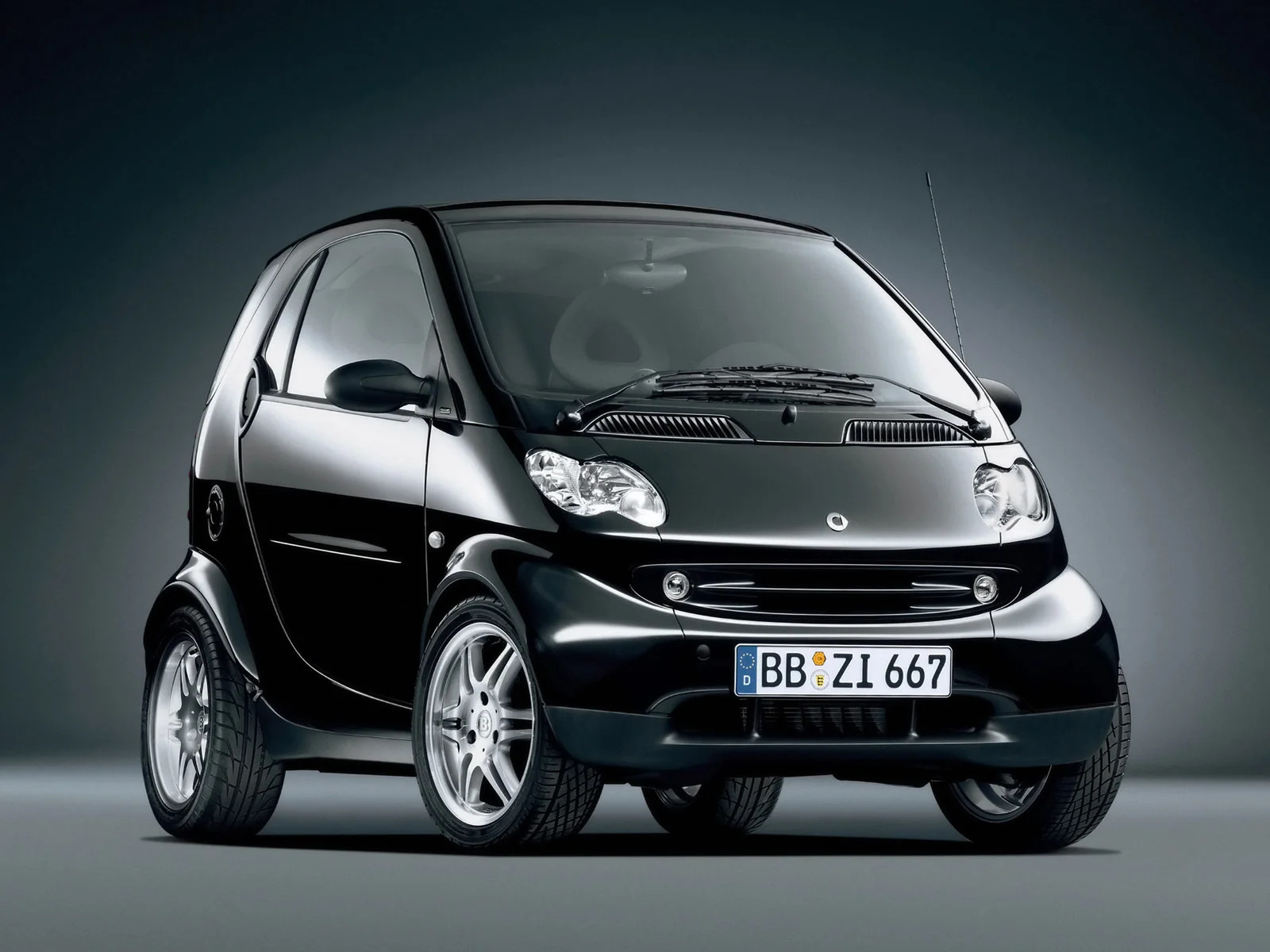 Brabus_Smart_ForTwo_Nightrun_Special_Edition_2005.jpg
