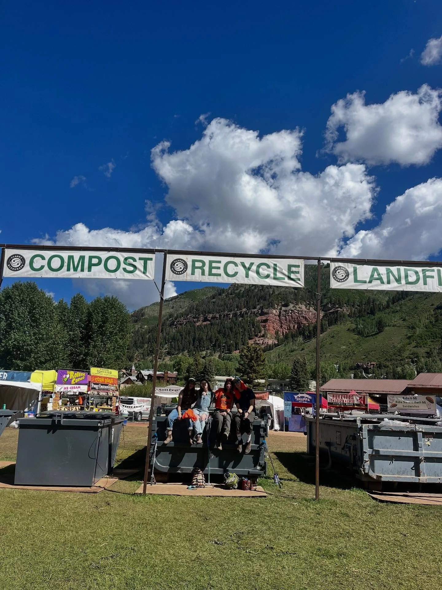 Blues and Brews is right around the corner! We are looking for volunteers to help educate festivarians on compost, recycling and trash in efforts to create a more zero waste festival! Join our green team by volunteering for 2 shifts and receive FREE 