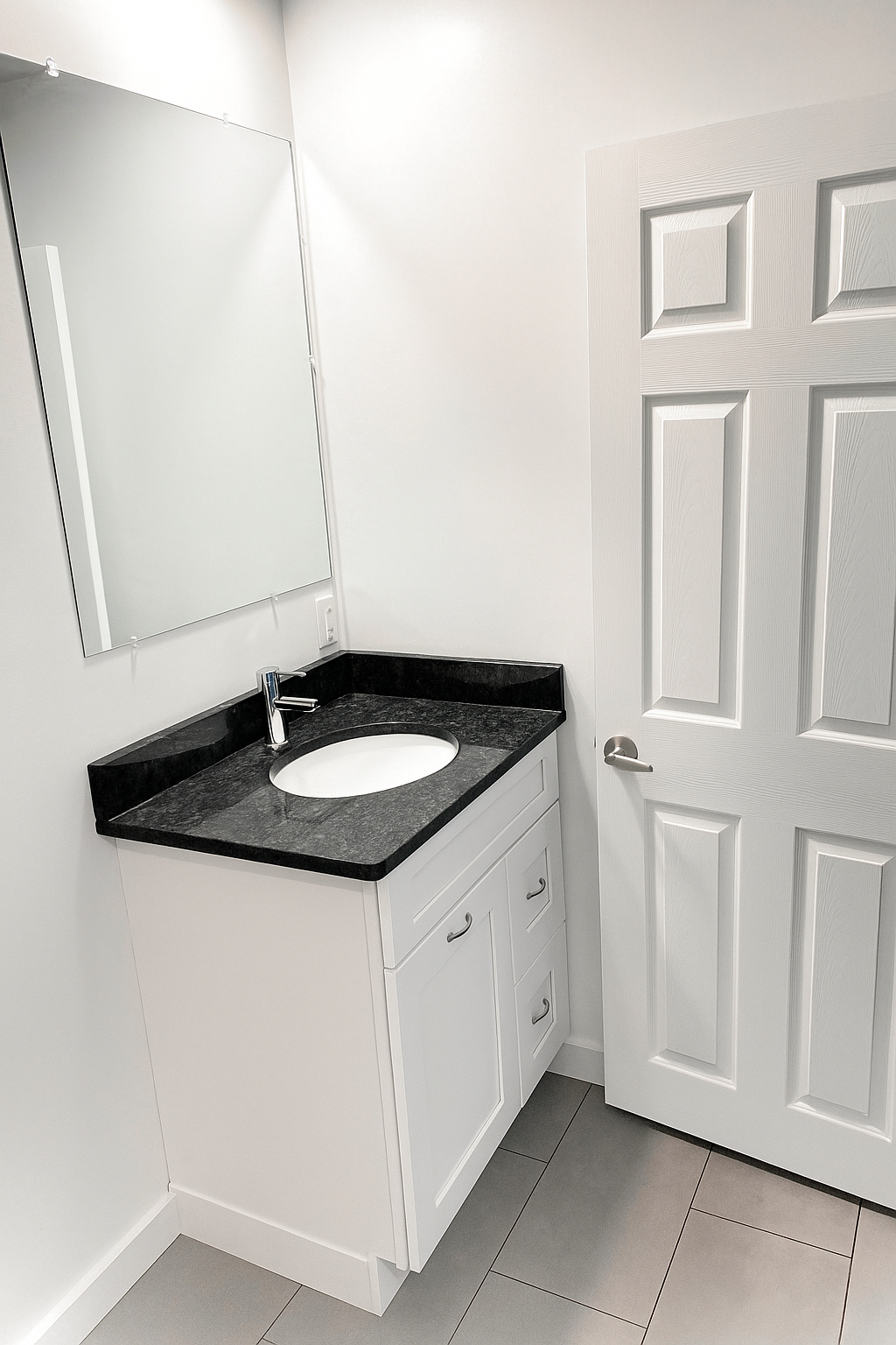 20250630_1224_Modern Bathroom Vanity_remix_01jz0tc6fxey3ttr9axvsk40va.png