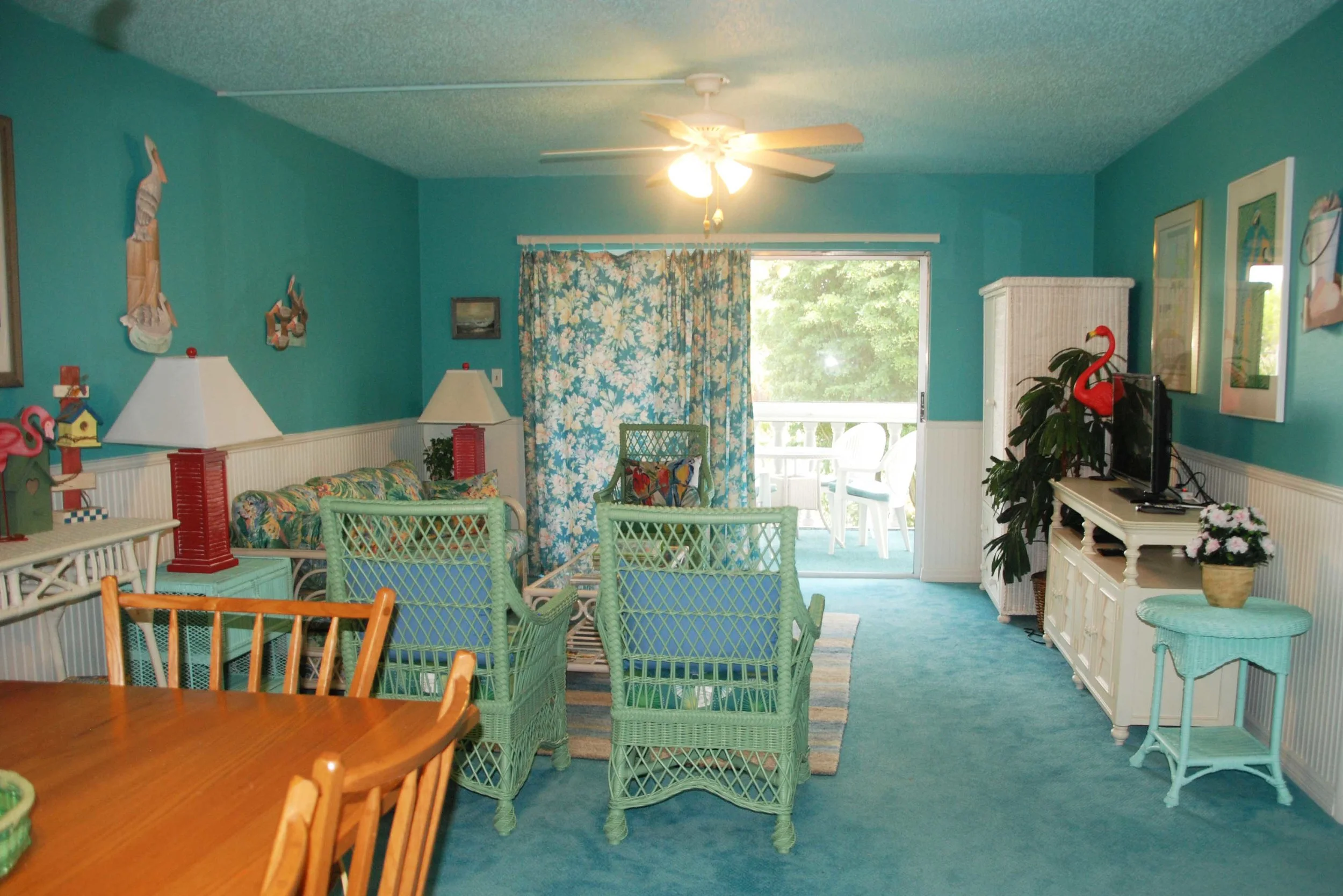 Combination livingroom-diningroom