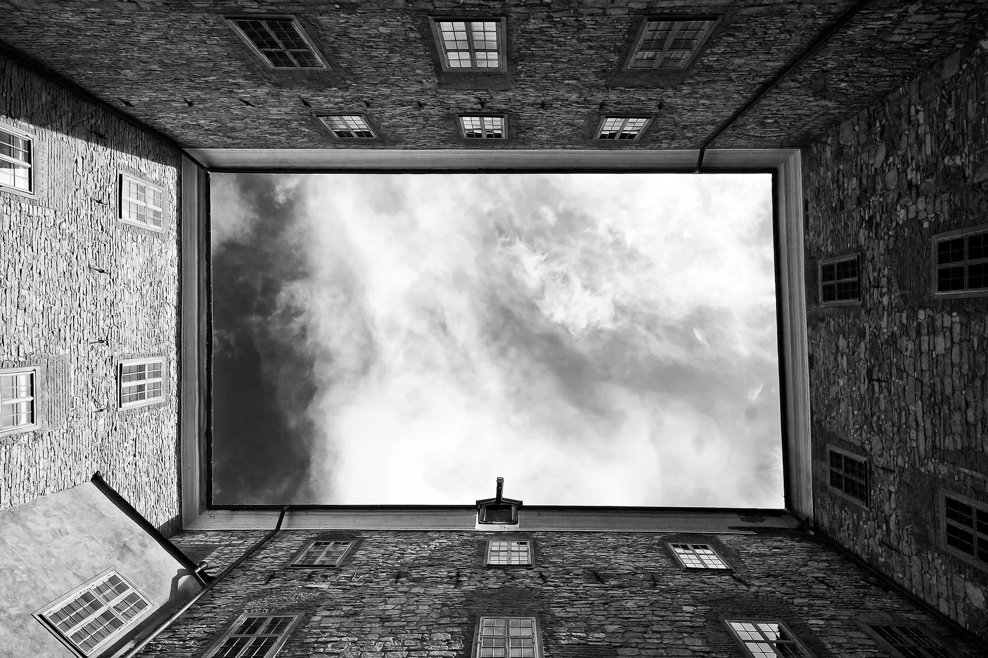 buildings-123780_1920 (1).jpg