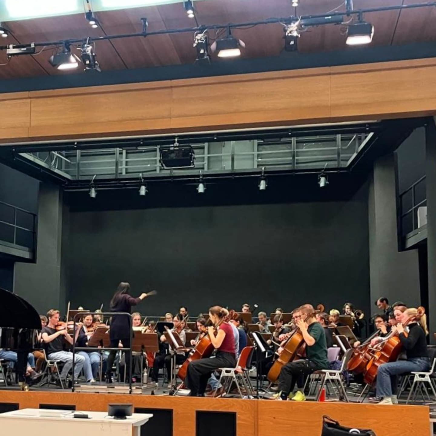 great first orchestral rehearsal last night with collegium musicum köln!
excited to be jumping in and conducting rachmaninoff's second piano concerto next thursday nov 28 at 20h! ::